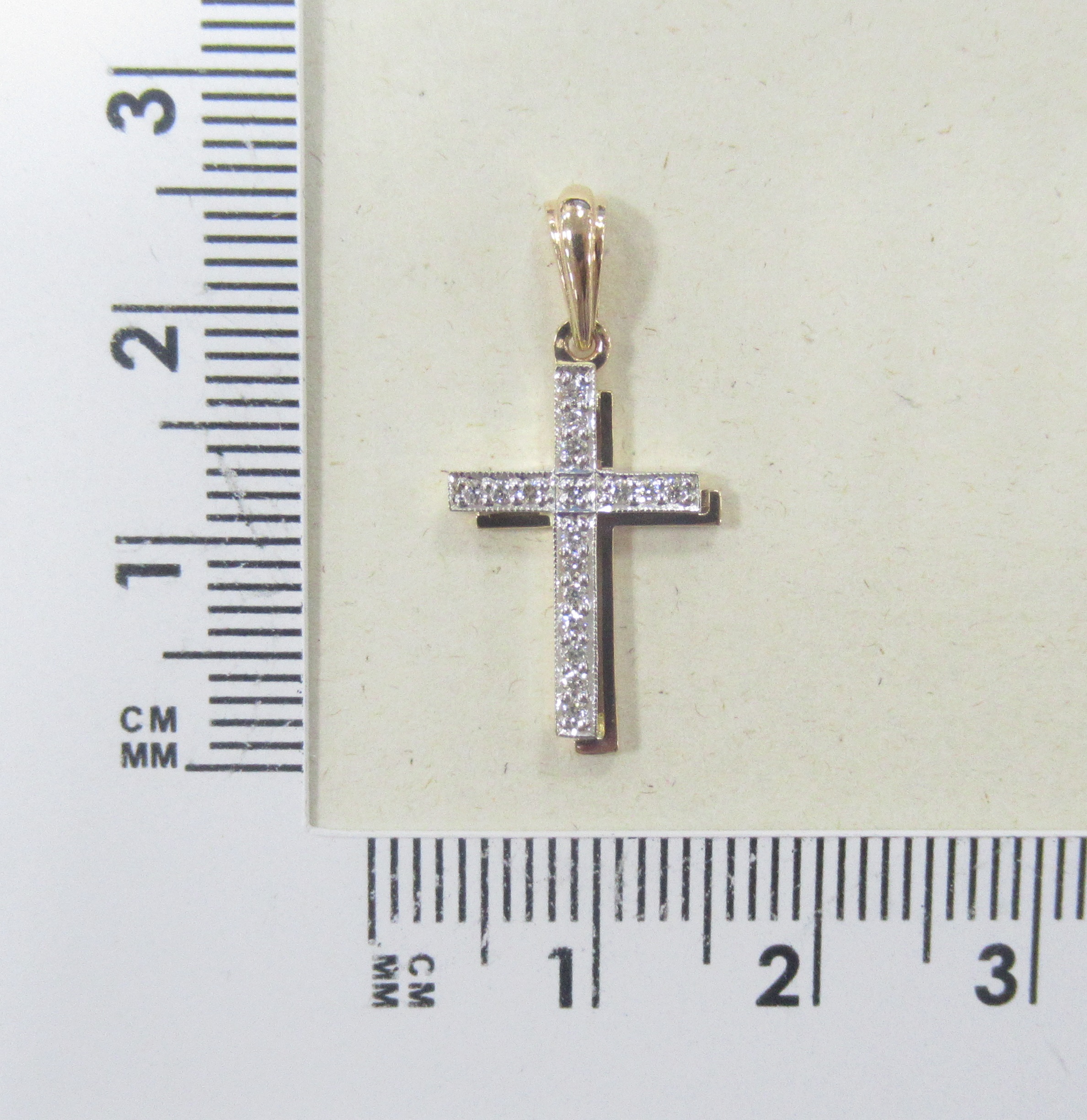Подвеска-крест из комбинированного золота с бриллиантами